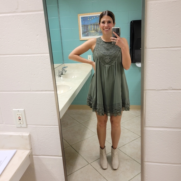 Meet your Posher, Ariella - Picture 5 of 5